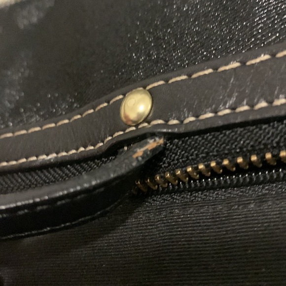 Coach Signature Handbag - Picture 14 of 15